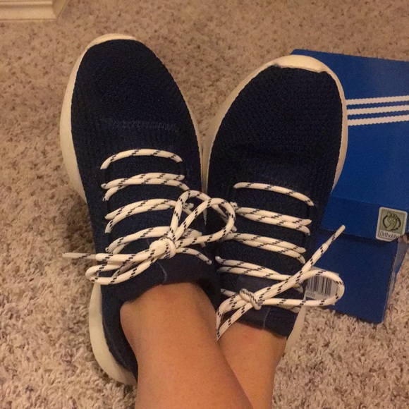 TRADED TO MY BESTIE LIZZ🖤🖤🖤 - Picture 2 of 3